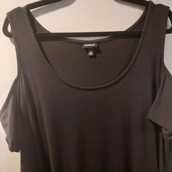 Torrid Classic Black Cold Shoulder Trapeze Jersey Dress in Size 3 - Picture 4 of 9